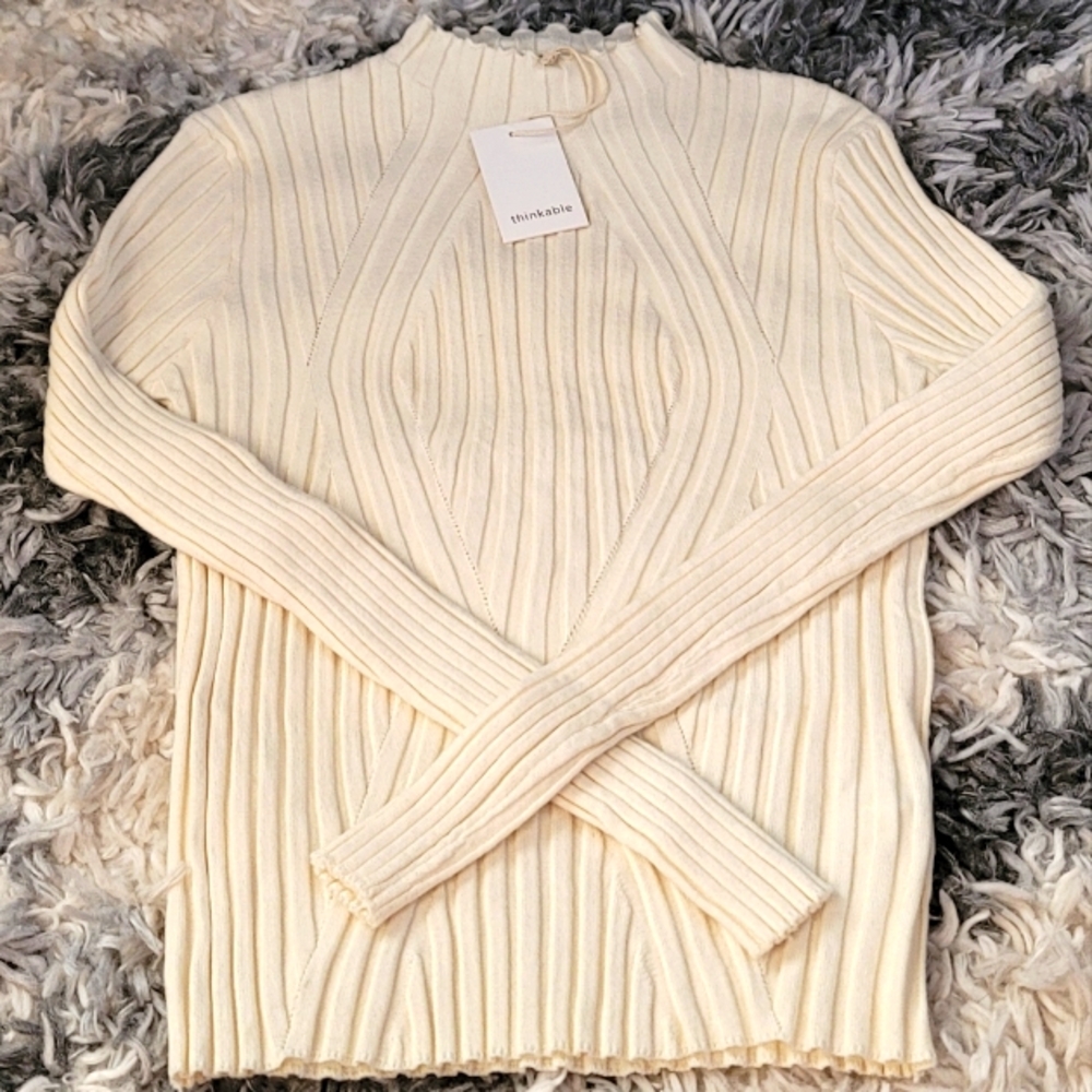 NWT TOP
